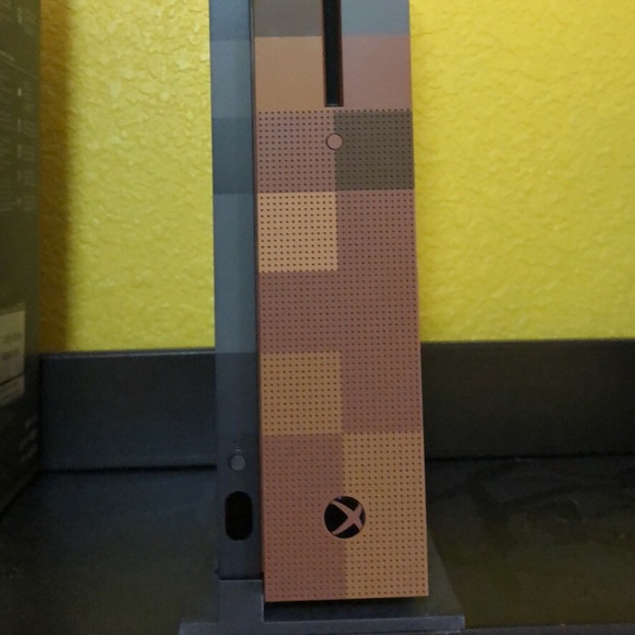 Xbox One S Minecraft Edition 1 TB bundle w/ games! - Picture 6 of 8